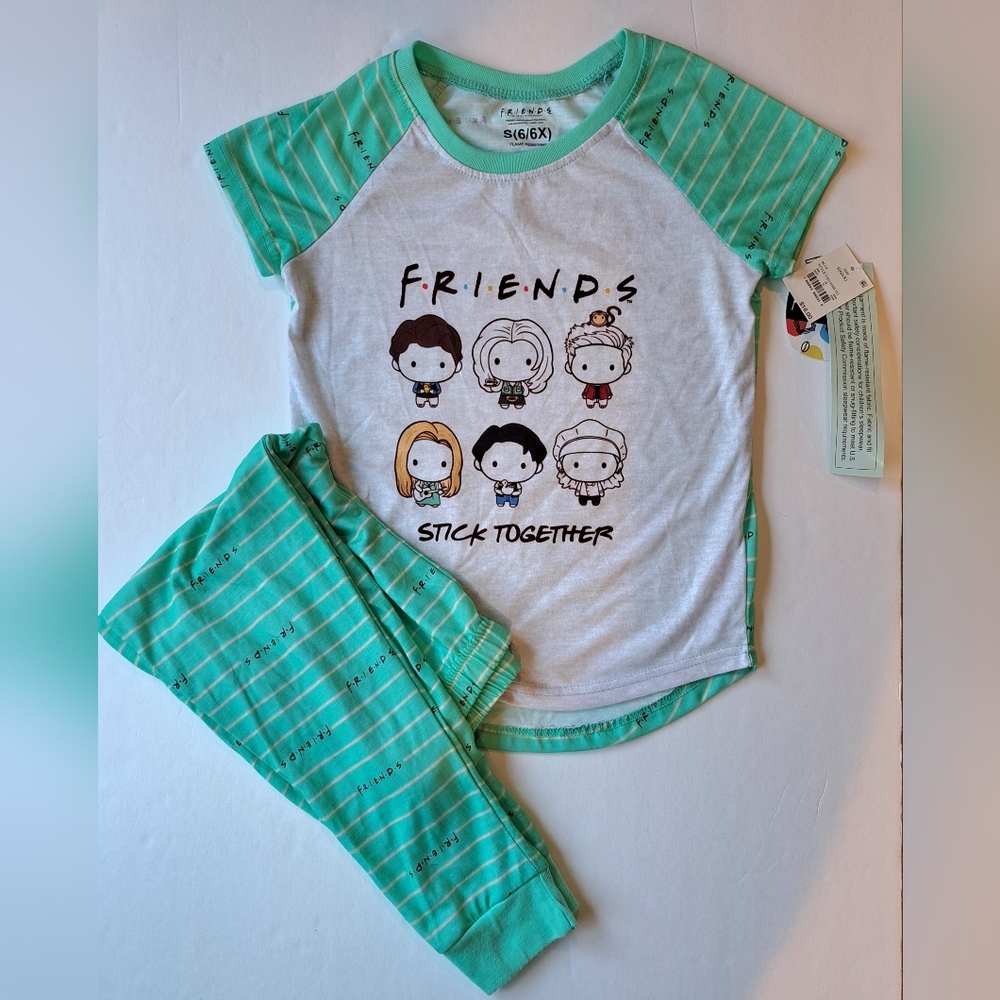 NWT Girls 2-Piece 'Friends' Pajama Set (Green/Multi) - Warner Bros.